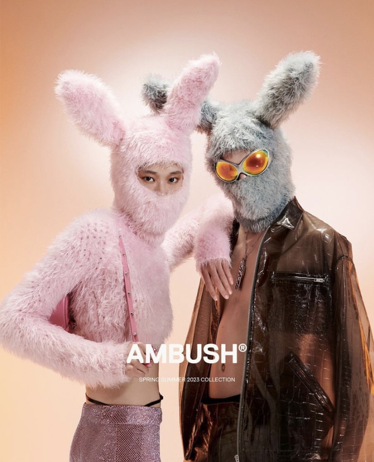 AMBUSH анонсували колекцію сезону SS2023 з рожевою балаклавою